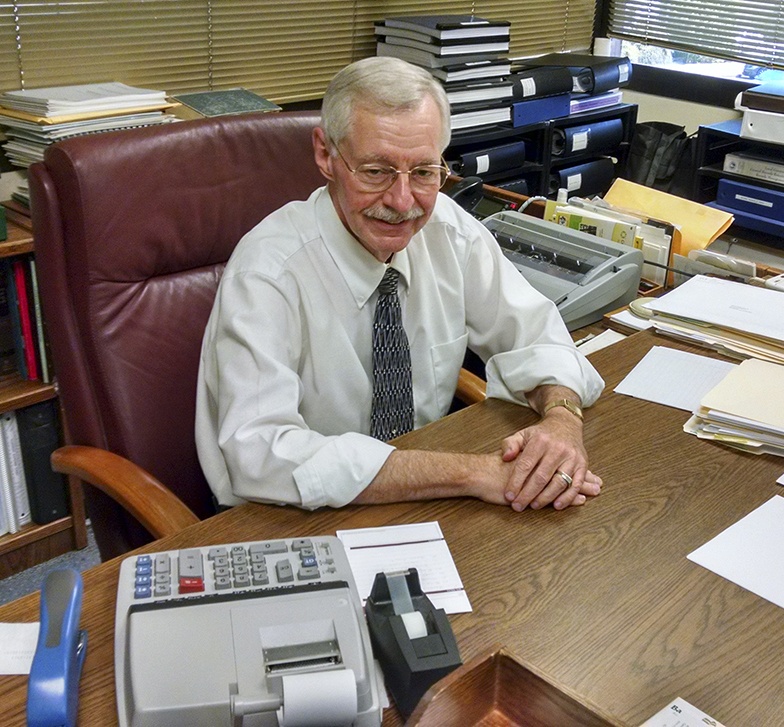 County Treasurer Ron Strabbing to retire