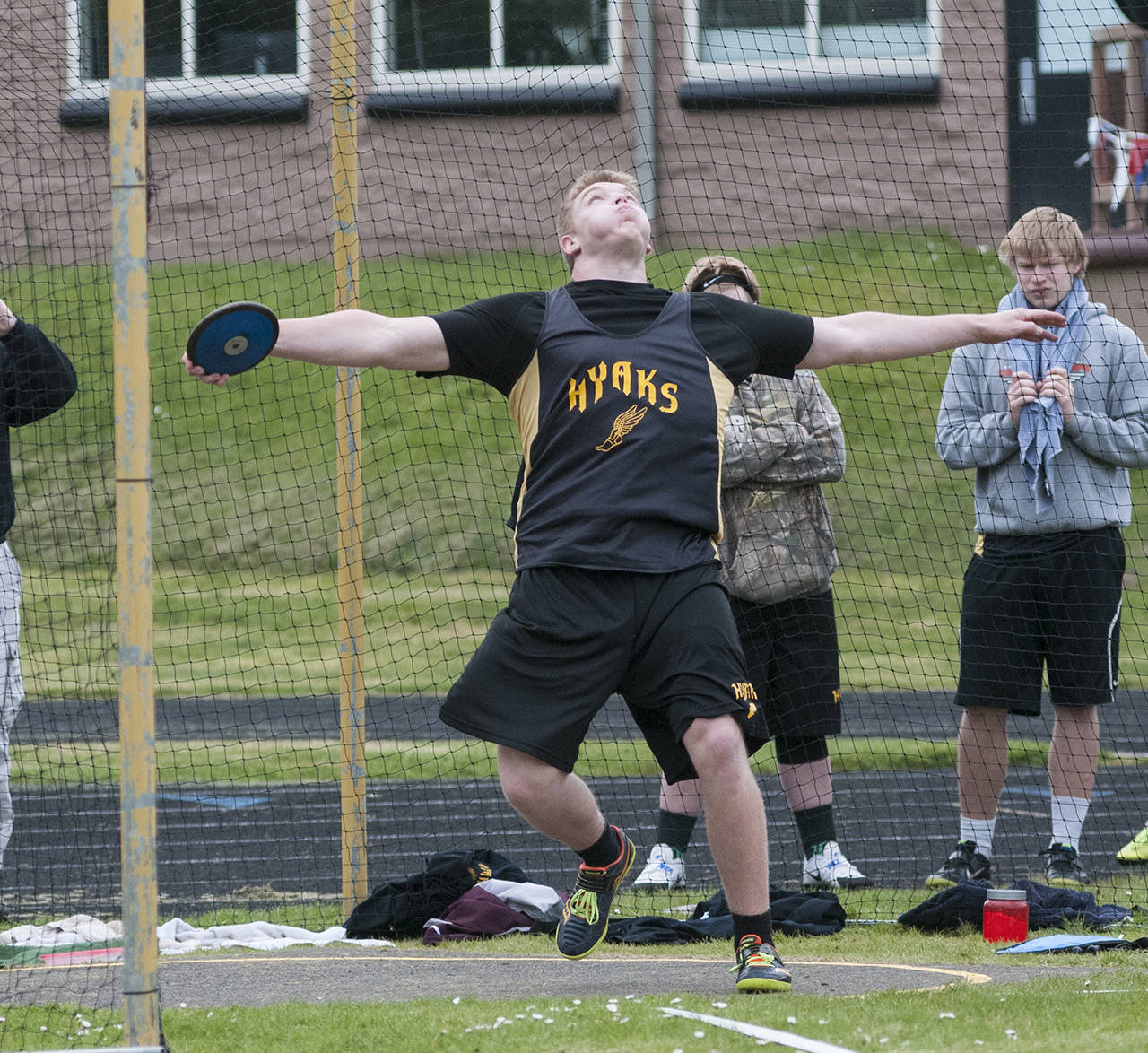 (Brendan Carl | The Daily World) North Beach’s Seth Bridge, seen here throwing the discus at the 2016 Grays Harbor All-County Track Championships, is one of the favorites to win the discus during this year’s meet on Saturday.