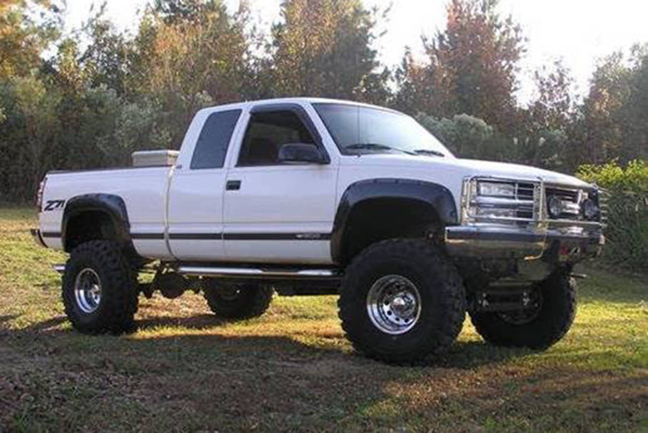The Grays Harbor Sheriff’s Department is looking for a truck like this one in the incident at Donkey Creek.