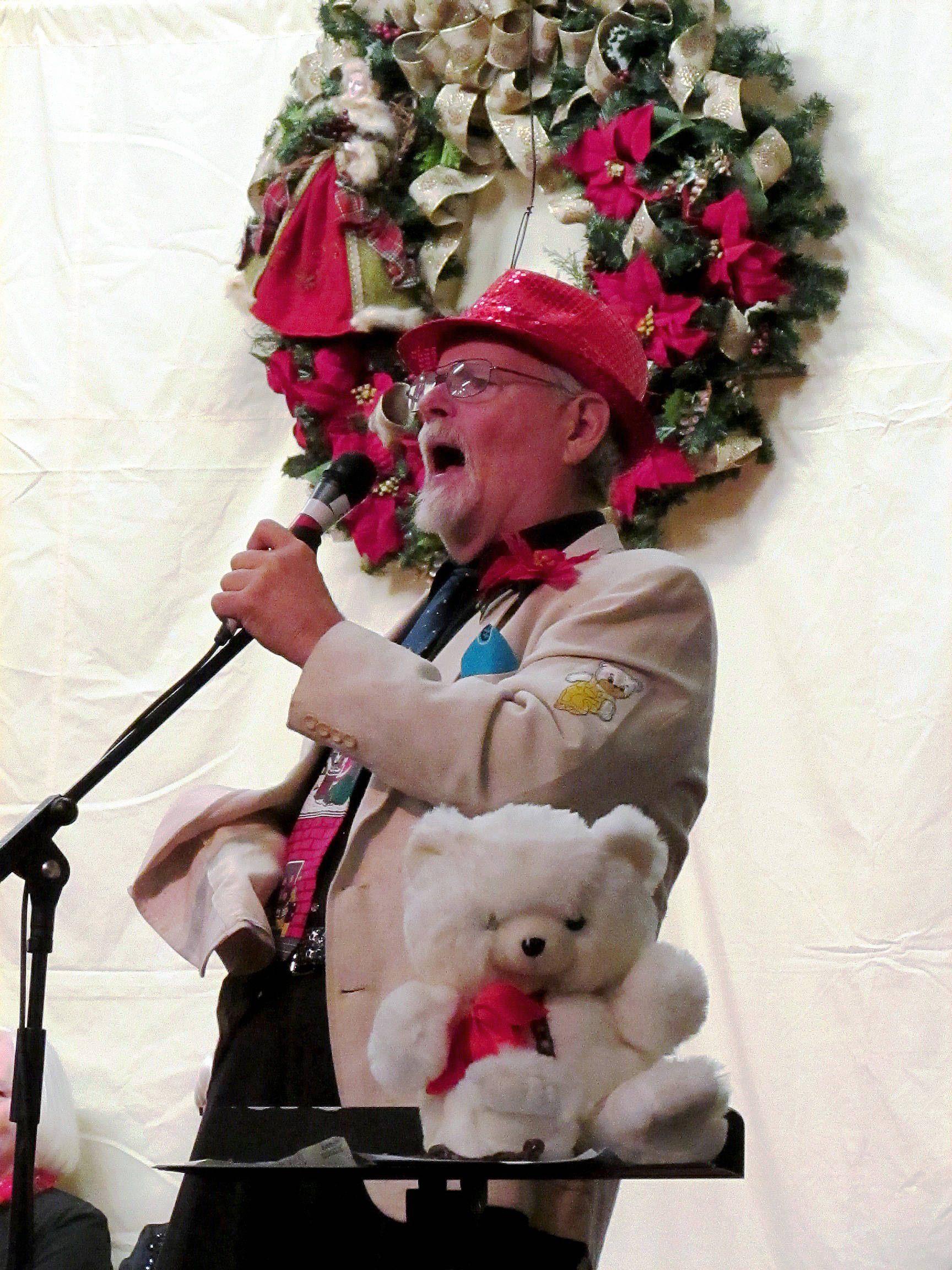 Scott D. Johnston photo: Bill Schnettler sings “Teddy Bear.”