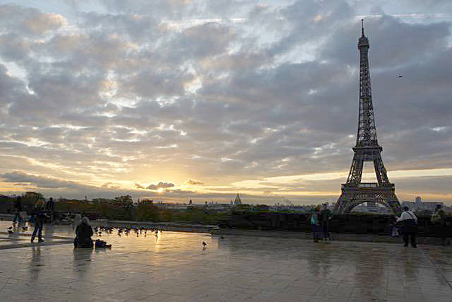 Patricia Smith’s photos of Paris are featured at the Gallery of Ocean Shores.